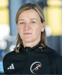 Kirsten Lutz ist Front Desk Agent in der REHA-diesportstrategen.