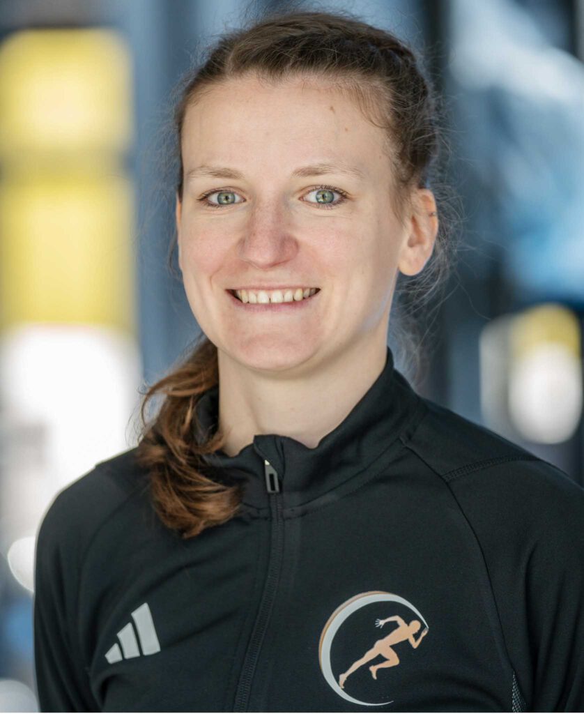 Jacqueline Schlüter ist Physiotherapeutin in der REHA-diesportstrategen.