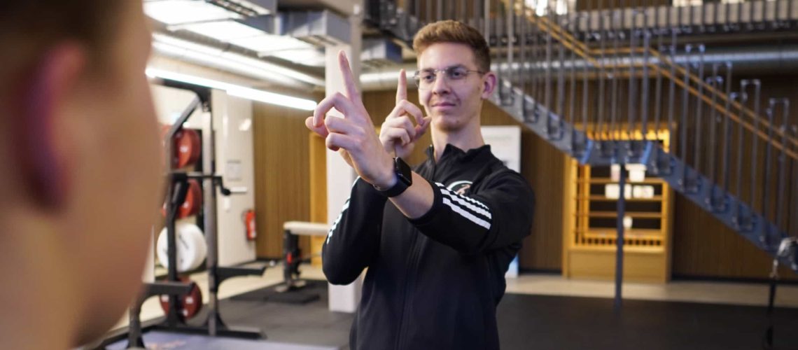 Entlaste deine Augen mit effektivem Augentraining! Einfache Übungen, um deine Sehkraft zu stärken, müde Augen zu entspannen und trockene Augen zu vermeiden verrät dir Coach Tim!
