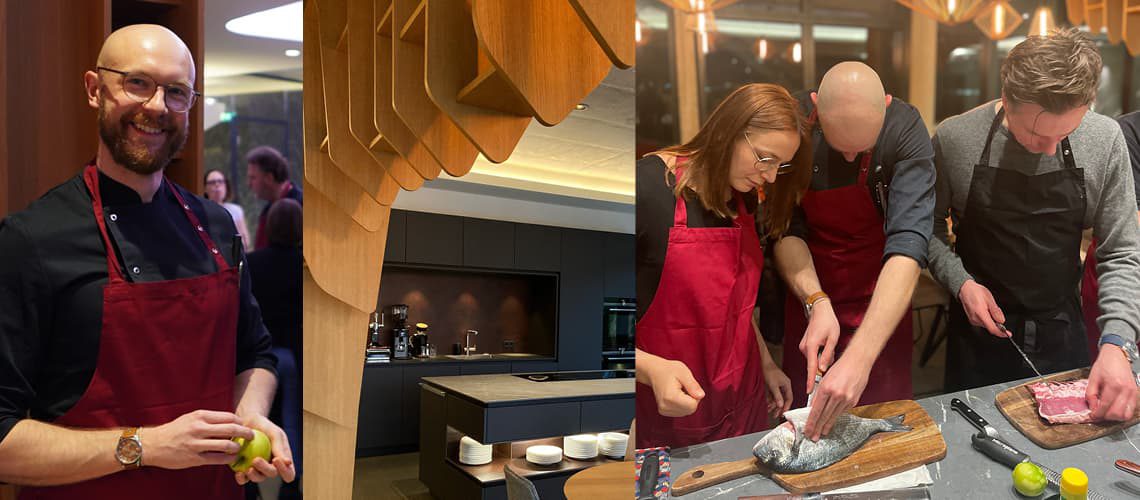 Unsere diesportstrategen Cooking Class mit der Oster Edition am 15.03.2024 war ein voller Erfolg. Im LUV8 von Michelmann Architekten gab es fundiertes Wissen zum Thema gesunde Ernährung zu snacken, man konnte seine persönlichen Kochkünste verfeinern und wir haben zusammen ein leckeres Menü auf den Tisch gebracht, das gleichzeitig eine Inspiration für's anstehende Osterfest war. Das war ein wunderbarer kulinarischer Abend mit 13 Sportstrateg:innen und einem vielfältigen 3-Gänge-Menü!