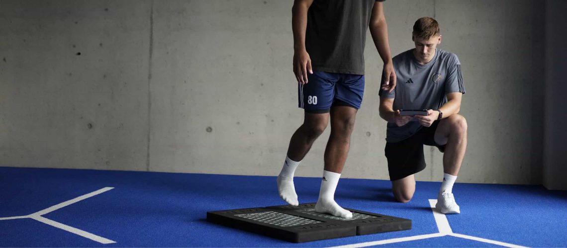 Return-to-Strategie ist unsere Strategie, um dich nach einer Verletzung zurück in den Alltag, den Sport, das Training oder gar den Wettkampf zu bringen. Hier verrät dir Coach Marvin hilfreiche Tipps und Strategien für deine erfolgreiche Rückkehr.